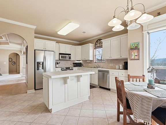 5th image of 114 Beaver Creek Ln