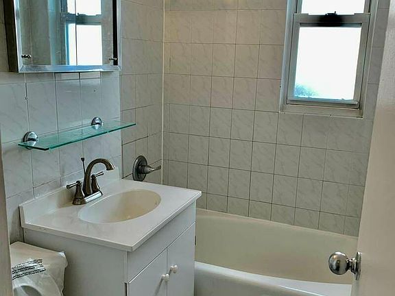 3rd image of 50 Bayard St APT 6U