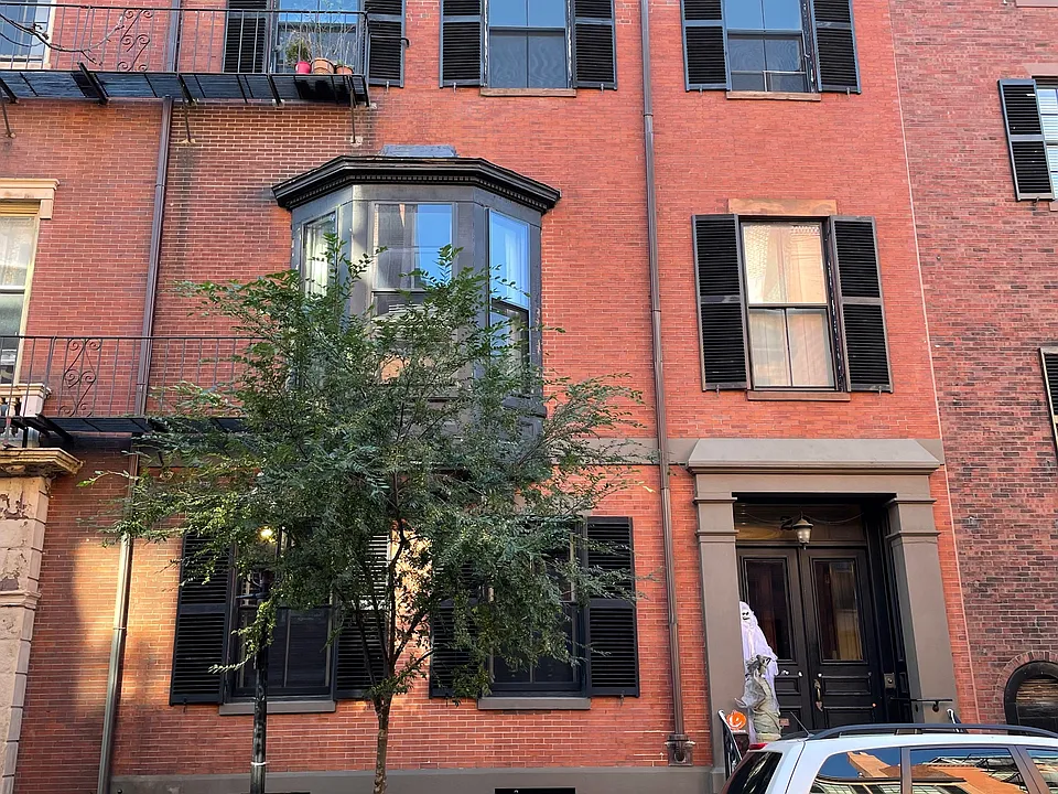 26 Mount Vernon St #2F