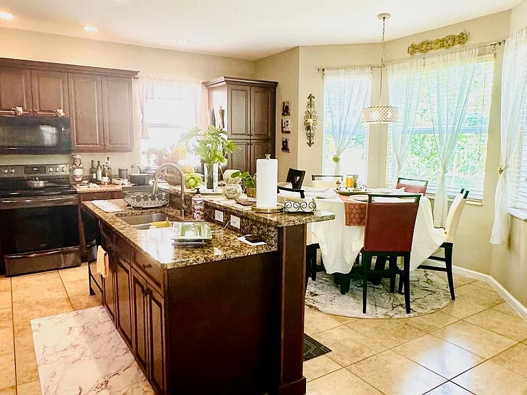 9205 Dupont Pl — Photo 14