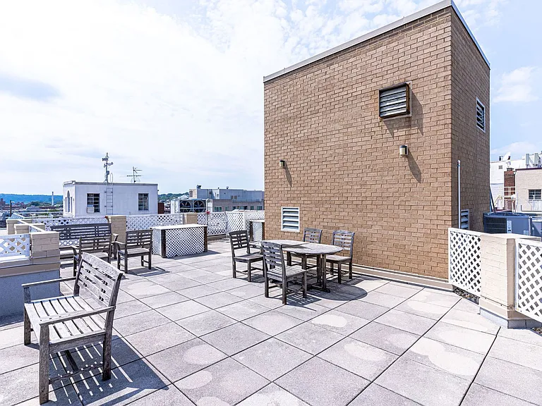 2501 K St NW #1B — Photo 28