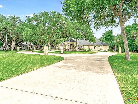 3rd image of 155 Spire Ln