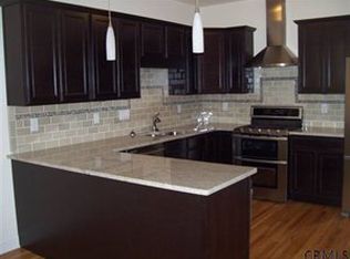 170 Fieldstone Dr, Schenectady, NY 12304