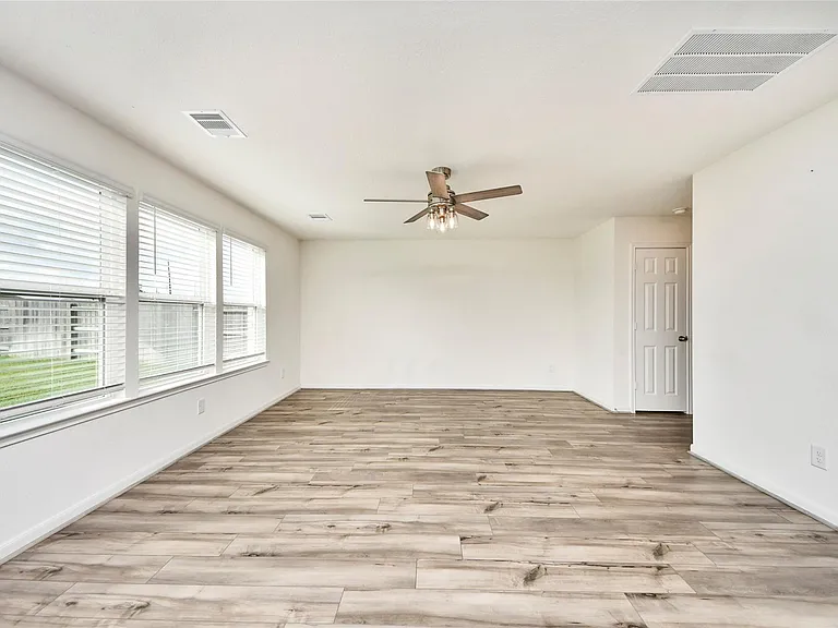 2916 Shimmer Edge Dr — Photo 13