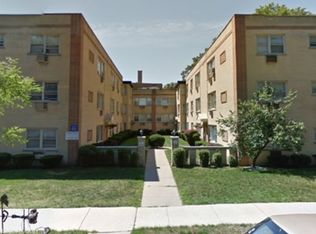 2003 W Touhy Ave APT 204, Chicago, IL 60645