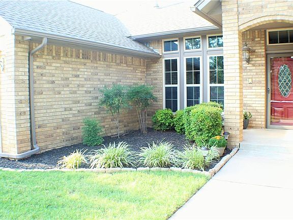 4th image of 2513 SW 105th St
