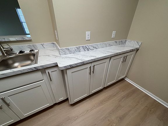 3rd image of 1570 Rock Creek Dr