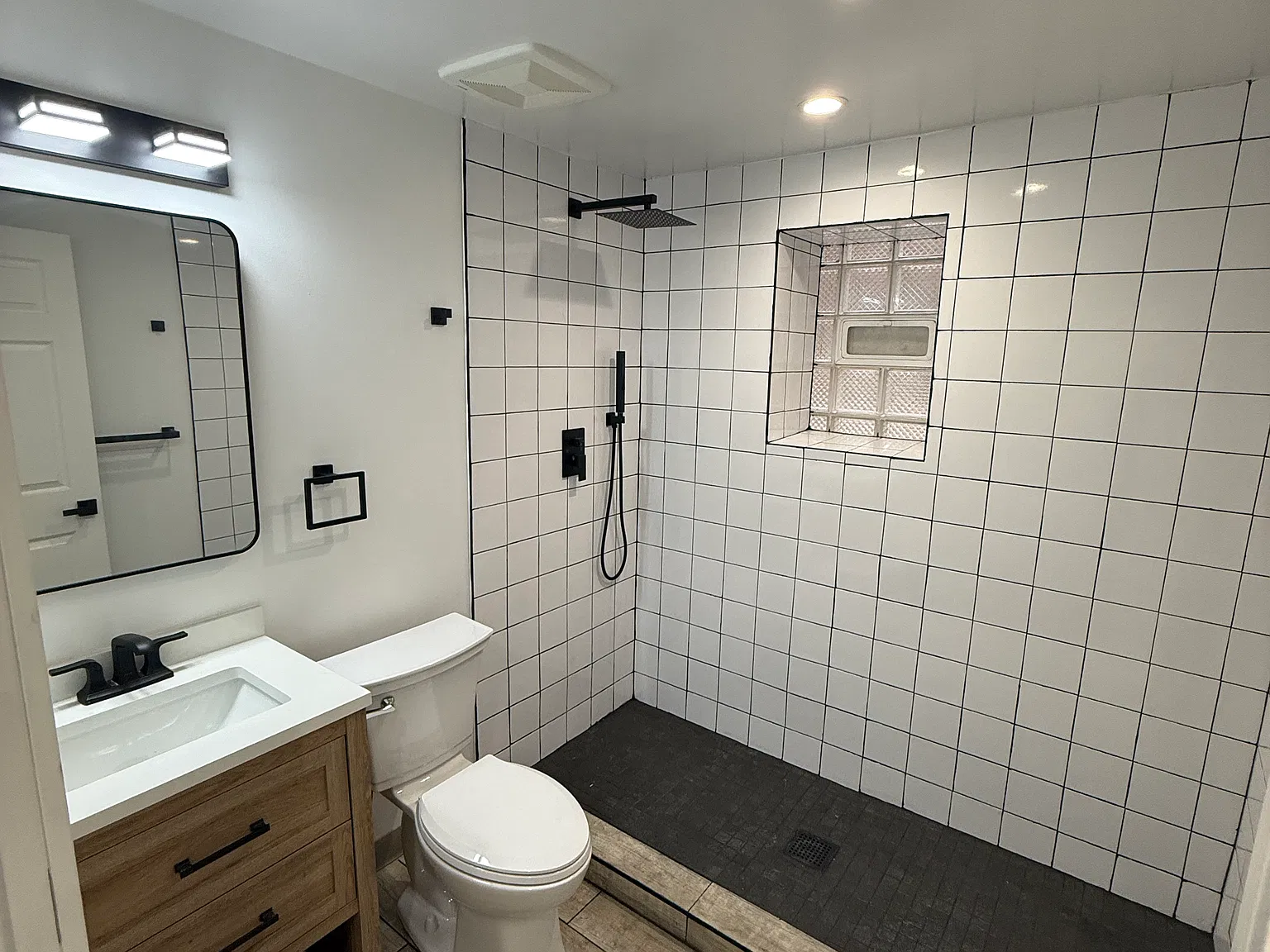 3 bed, 1200 sqft, $1,800 — Photo 4