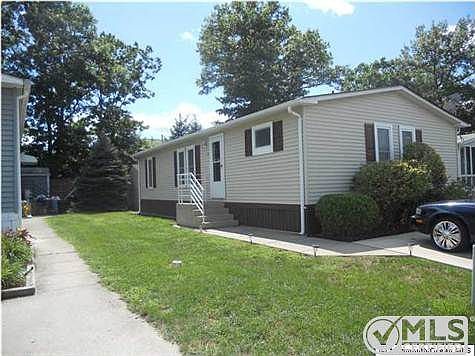 1st image of 10 Ward Ave