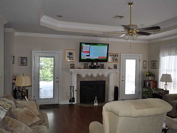 5th image of 1613 Nottingham Dr