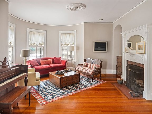 3rd image of 24 Ellsworth Ave #1