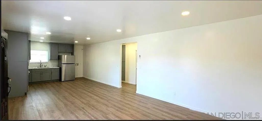2 bed, 1.0 bath, 832 sqft, $3,000 — Photo 4