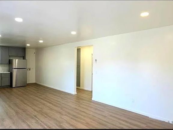 4th image of 8836 Valencia St