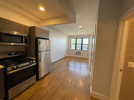 Rented by Budget Real Estate NYC Inc | media 8