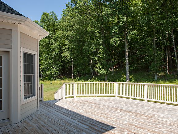 5th image of 11 Moonstone Ln