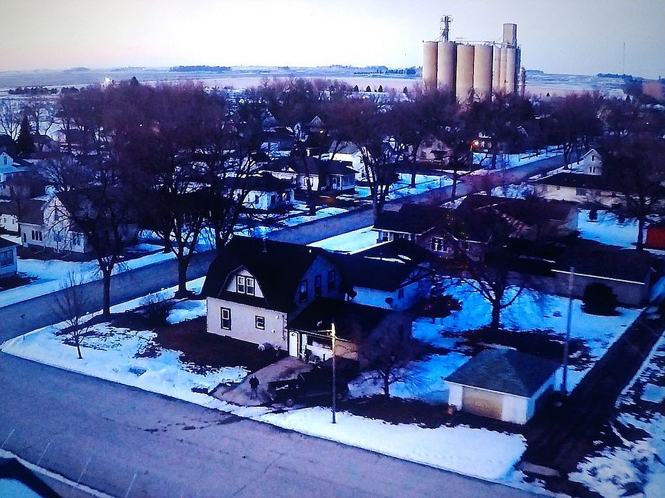 2nd image of 623 6th St