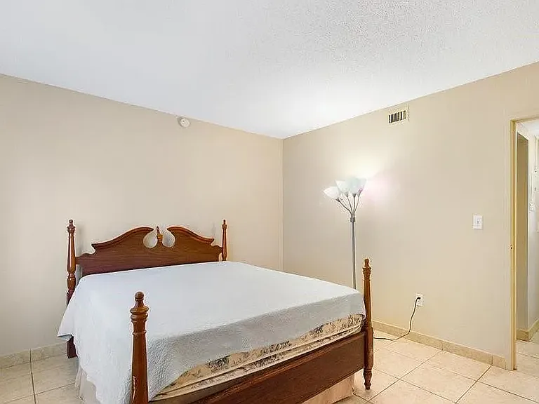 334 48th Ave N #131 — Photo 9