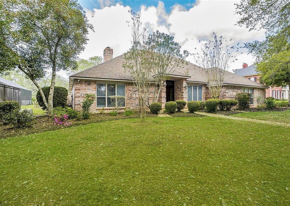 1st image of 131 Dewberry Dr