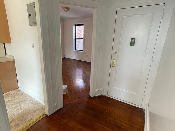 4th image of 14356 Roosevelt Ave #4C
