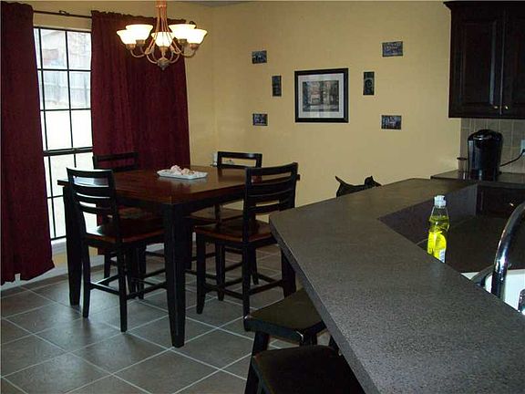 2nd image of 2119 Parkridge Dr