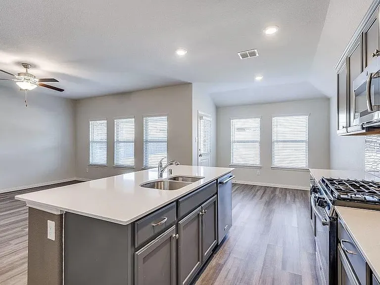 1333 Rembrandt Dr — Photo 10