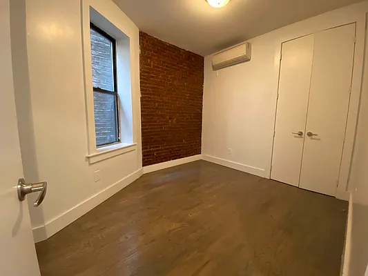 Rented by Lang Realty LLC | media 15