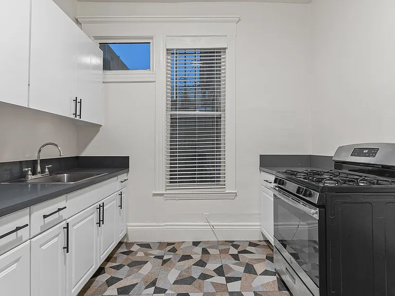 330 Cedar Avenue — Photo 41