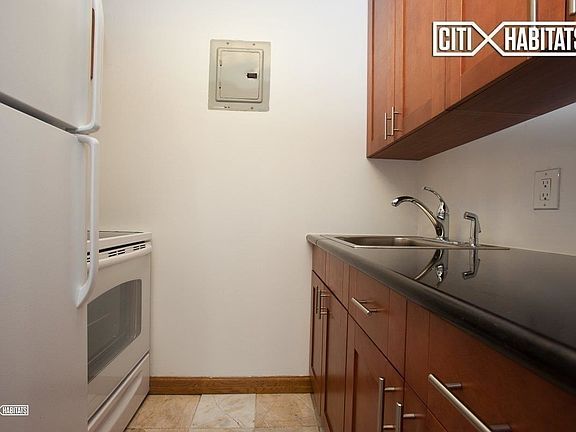 4th image of 370 W 30th St APT 9C