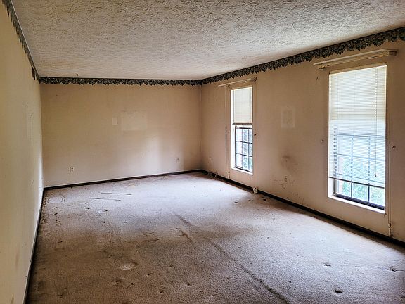 5th image of 461 Maher Rd