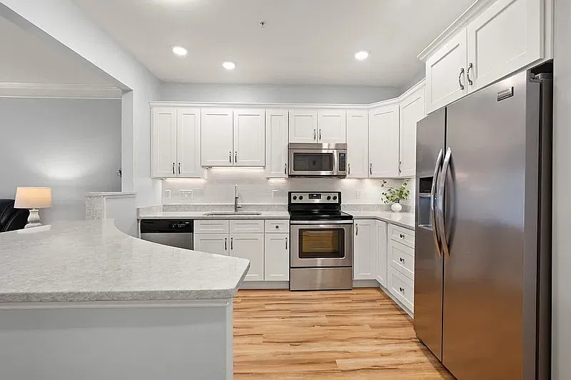 1 bed, 1.0 bath, 1030 sqft, $1,850 — Photo 2