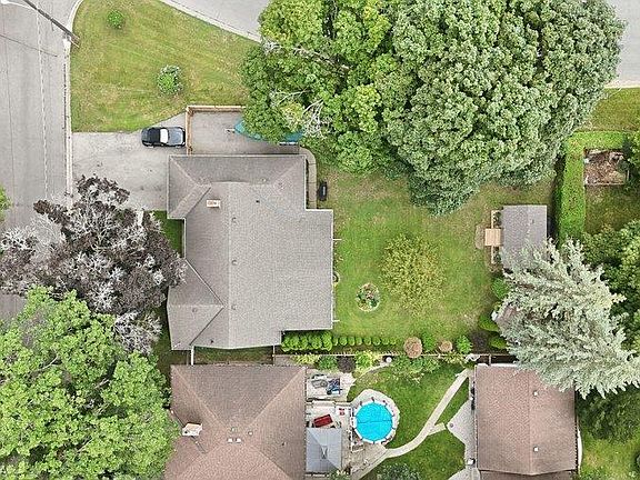 3rd image of 37 Burke Ave
