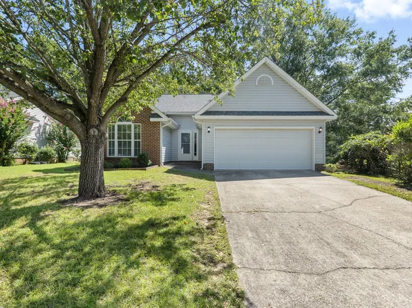 100 Kensington Way, Aberdeen, NC 28315