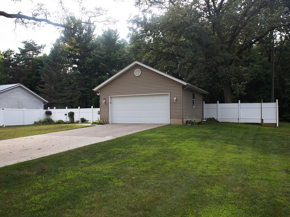 2nd image of 330 Elm St