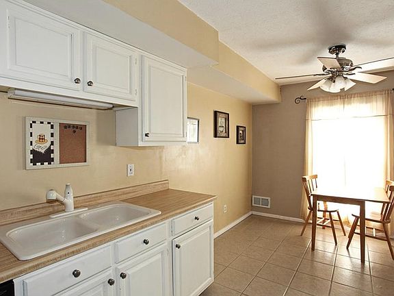 4th image of 20407 Williamsburg Ct #222D