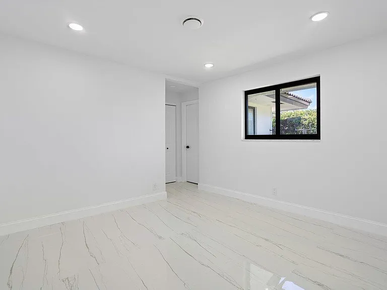 1200 SW 8th St — Photo 22