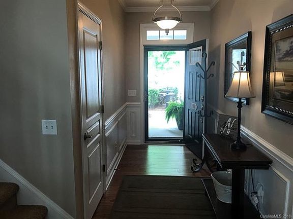 2nd image of 105 Misty Knoll Ln