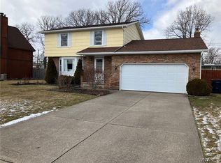 1919 Creekside Dr, Grand Island, NY 14072