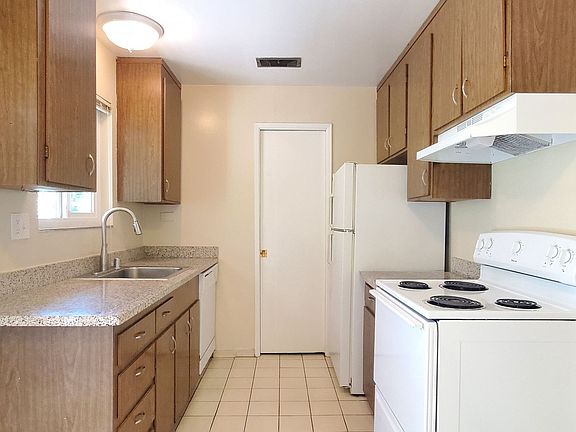 4th image of 7390 Rainbow Dr APT 4