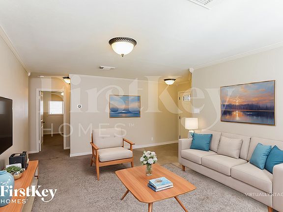 4th image of 7038 Valmont Dr