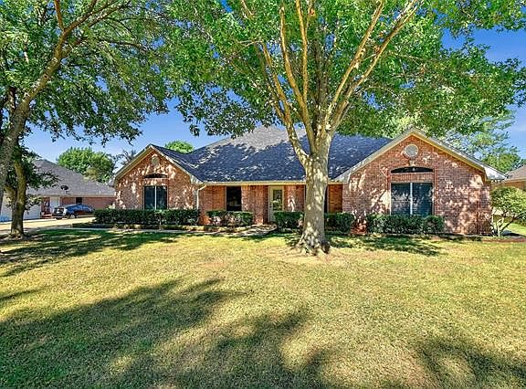 2nd image of 128 Jaron Dr
