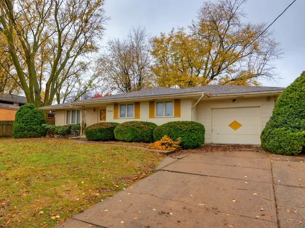 2904 86th St, Urbandale, IA 50322