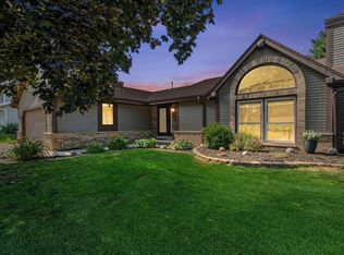 880 E Elm Rd, Oak Creek, WI 53154