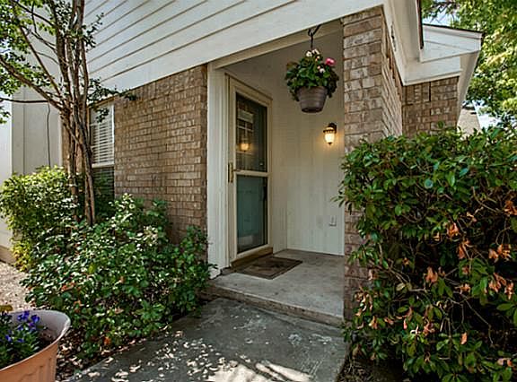 3rd image of 2413 Forestbrook Dr