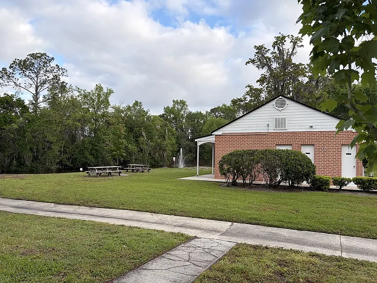 4326 Plaza Gate Ln S — Photo 22