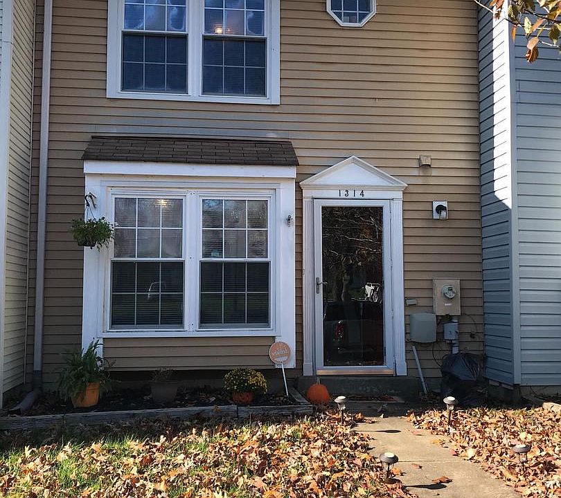 1st image of 1314 Stockett Sq
