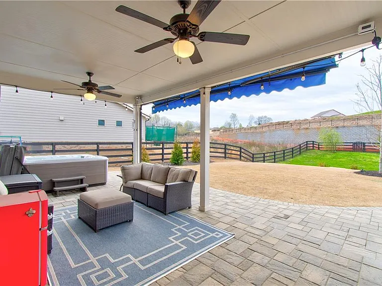 409 Carmichael Cir — Photo 28