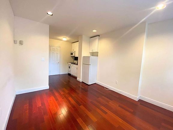 3rd image of 106 Charles St #Y