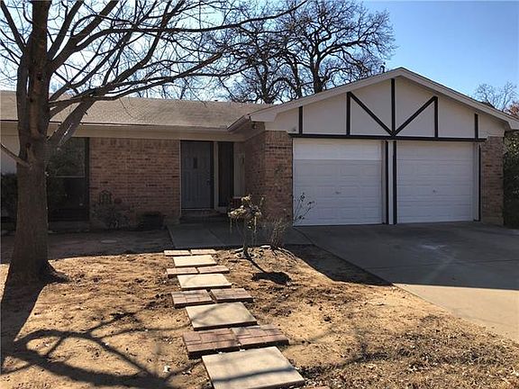 2nd image of 3704 Mahonia Ct