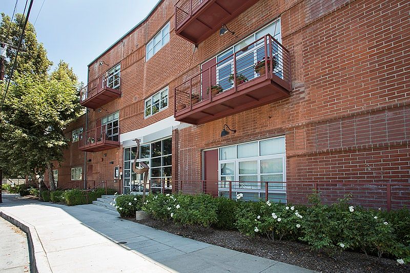 1st image of 1010 Sycamore Ave Unit 201