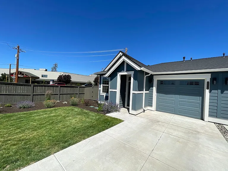 20656 SE Iron Horse Ln — Photo 1